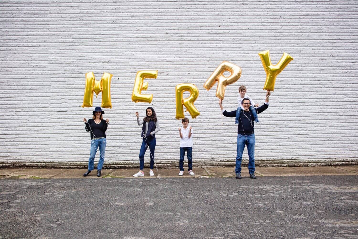 merry everything make your holiday photos stand out